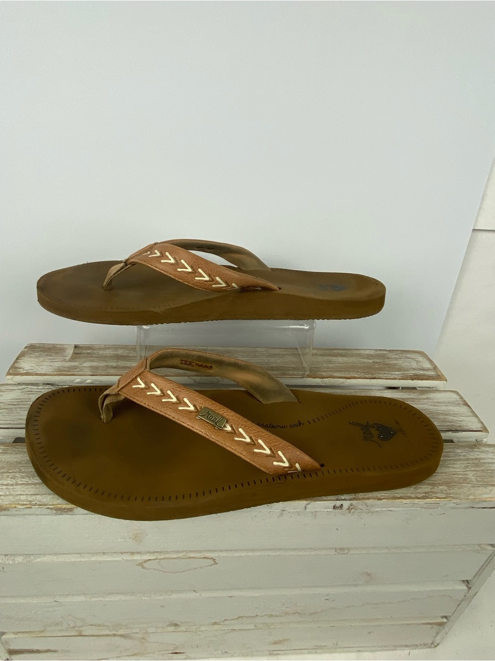 Reef Women's Beachbreak Flip Flop Sandals in tan embroidered strap detail size 9 - Picture 7 of 12